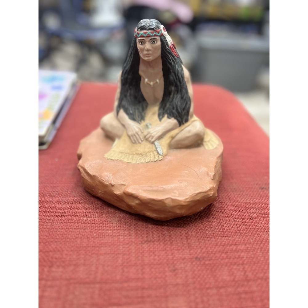 Vintage Native American‎ Statue